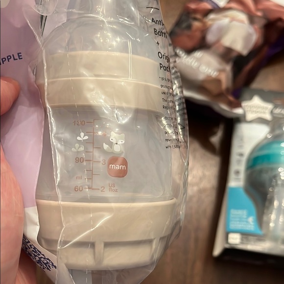 Bottle Bundle Set: Philips Avent, mam & Tommee Tippee Baby Bottles - Picture 3 of 8